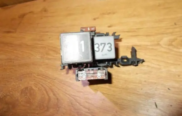 Volkswagen PASSAT B5 Fuse box set 8a0937530