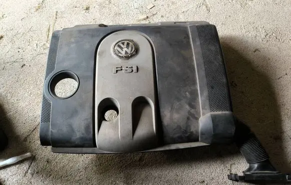 Volkswagen Golf V Engine cover (trim) 03C129607N 4608385916 FZ36081