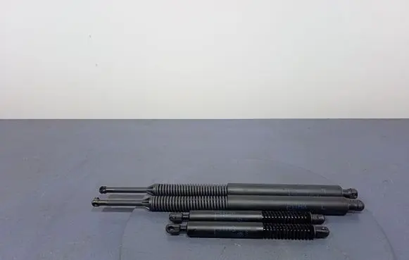 BMW 5 E60 E61 Shock absorber/damper mounting bracket 7266350