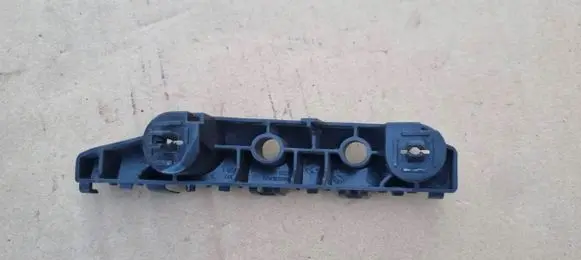 Nissan Pulsar Front bumper mounting bracket 622253ZL0A