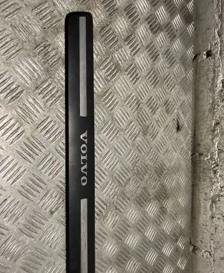 Volvo XC60 Front sill trim cover 31349213