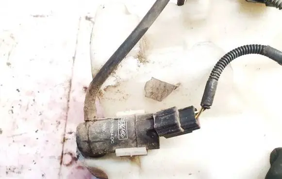 Volvo S40 Windscreen/windshield washer pump 1s7117k624dc 1s71-17k624-dc