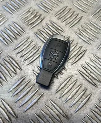 Mercedes-Benz A W176 Ignition key/card 