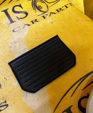 BMW 5 G30 G31 G38 Glove box pad 6819878