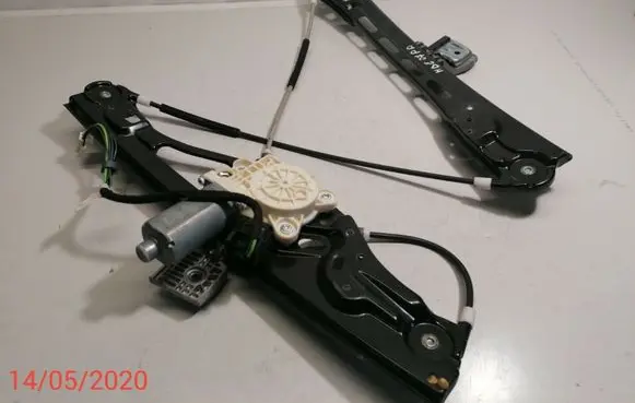 Mercedes-Benz E W211 Front door window regulator with motor A2118203042