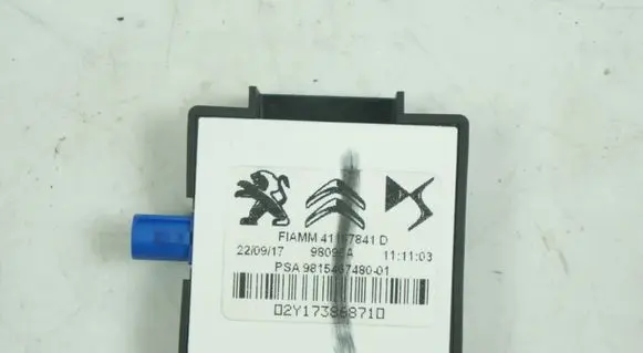 Peugeot 5008 Aerial antenna amplifier 9815467480