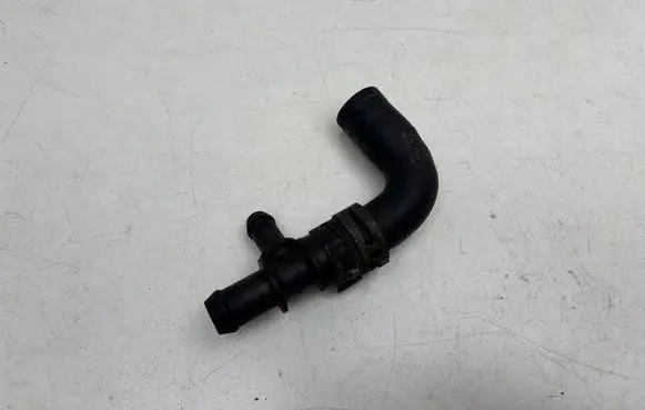 Audi Q7 4L Engine coolant pipe/hose 7L8122058A