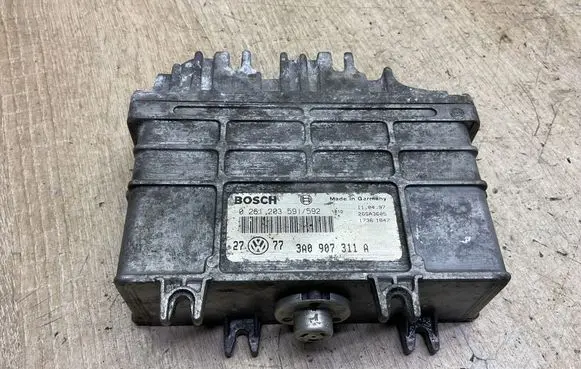 Volkswagen Golf III Engine control unit/module 0261203591 3a0907311a