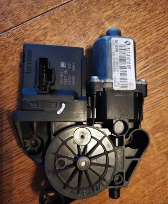 Renault Scenic III - Grand scenic III Rear door window regulator motor 827310166R