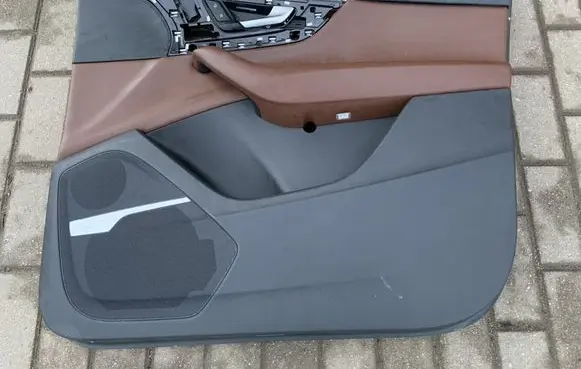 Audi Q7 4M Front door card panel trim 4M0867118B 4M1867106E 4M1867106