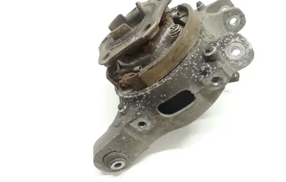 Rear wheel hub