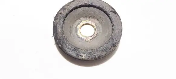 Citroen C4 I Coil spring mount 