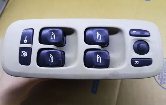 Volvo V70 Electric window control switch 30773895