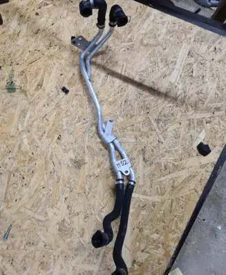 BMW 7 G11 G12 Engine coolant pipe/hose 8571601