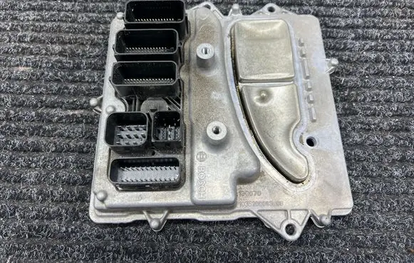 BMW 5 F10 F11 Engine control unit/module 8631748 0261S10559 170369297