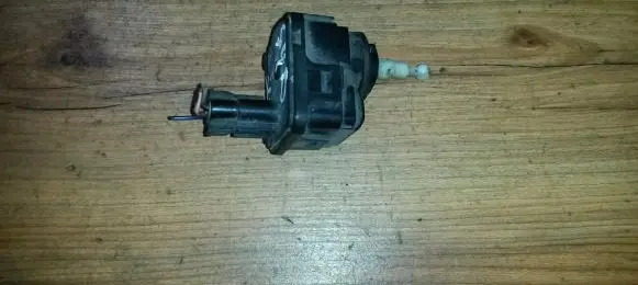 Headlight level adjustment motor