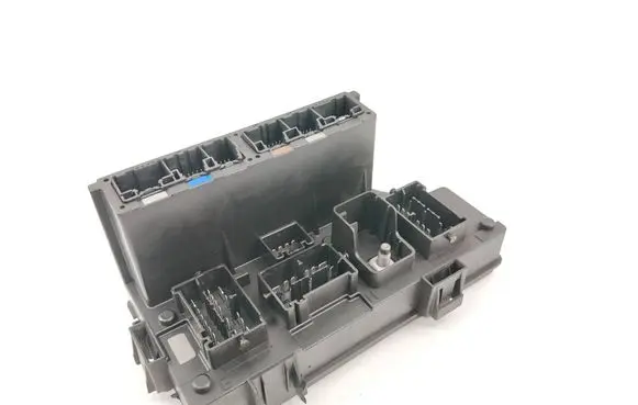 Dodge Caliber Fuse module P04692207AE