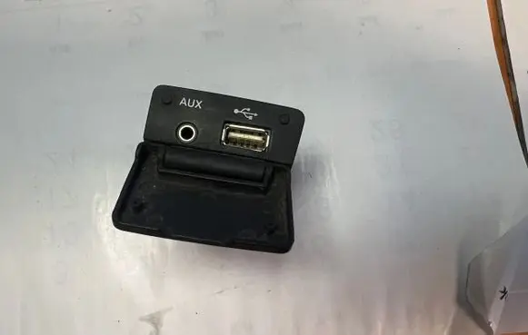 KIA Pro Cee'd I AUX in-socket connector 202006806