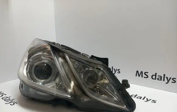 Mercedes-Benz E C207 W207 Headlight/headlamp A2078200259 2078200259