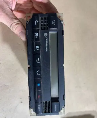 Volkswagen PASSAT B5 Climate control unit