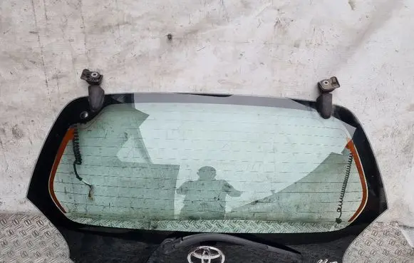 Toyota Aygo AB10 Rear windscreen/windshield window 821840H010G