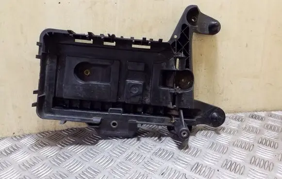 Battery tray