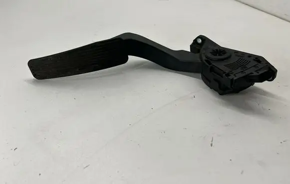 Dodge Charger Accelerator throttle pedal 04861714AF 6PV9339660