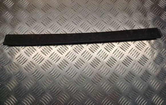 Front bumper lip