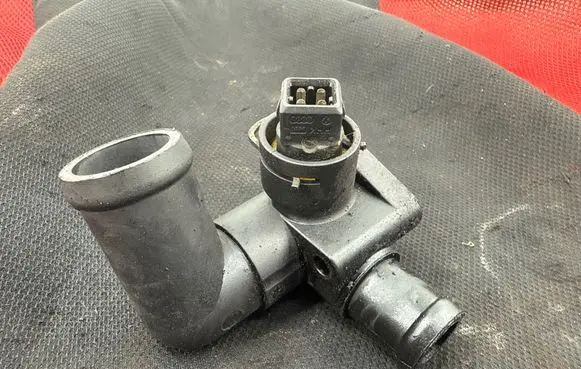 Volkswagen Polo III 6N 6N2 6NF Thermostat 357919501