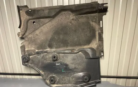 Center/middle under tray cover