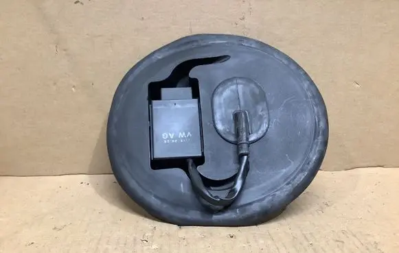 Audi A1 Fuel pump relay 6R0971839A