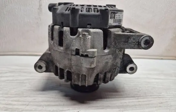 Opel Insignia A Generator/alternator 13502591 28111214053 2650745A