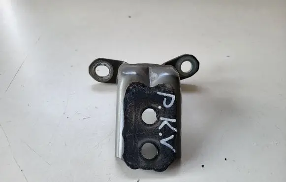 Nissan Juke II F16 Front door upper hinge