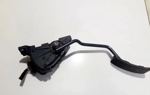 Volvo S40, V40 Accelerator throttle pedal 30865642 m865642