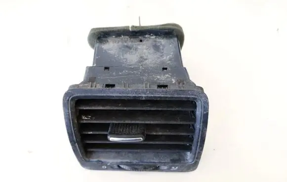 Volkswagen Golf V Dash center air vent grill 1k0819709 1k0819703