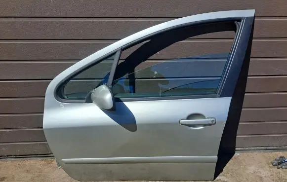 Peugeot 307 Front door