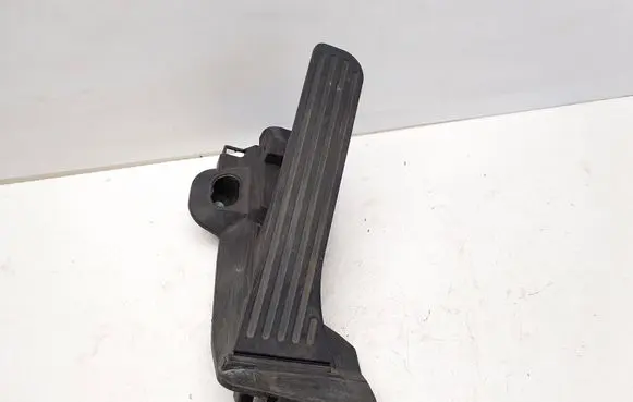 Volkswagen PASSAT B6 Accelerator throttle pedal 1K2721503M 6PV00874500