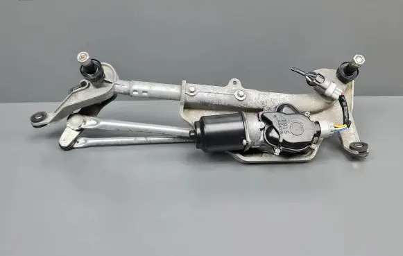 Honda CR-V Front wiper linkage and motor A5429 1915A5429