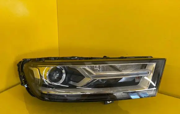 Audi Q7 4M Headlight/headlamp 4M0941006