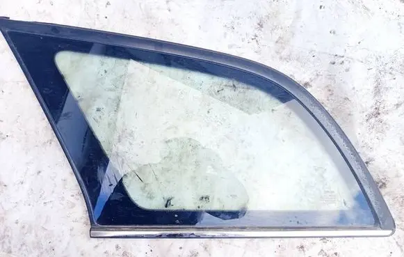 Toyota Avensis T250 Rear side window AS2