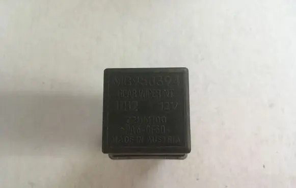 Volvo S40, V40 Other relay MB953394