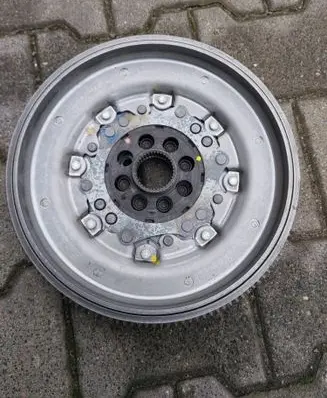 Audi Q3 F3 Dual mass flywheel 05L105266J