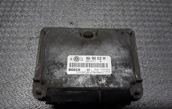 Volkswagen Golf IV Engine control unit/module 06A906018