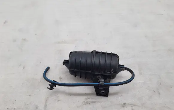 BMW 5 E39 Vacuum air tank 11652247620 2247620