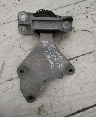 Nissan Micra K14 Engine mount bracket