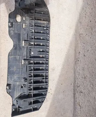 Toyota Avensis T270 Front bumper skid plate/under tray 5261805010