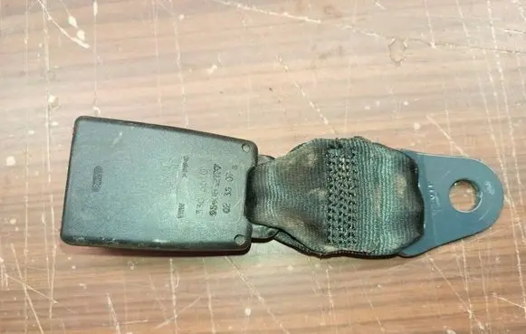 Citroen C3 Rear seatbelt buckle