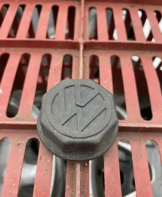 Volkswagen Golf II Original wheel cap 111601171 841601165