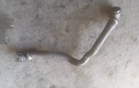 BMW 5 F10 F11 Engine coolant pipe/hose 7576091
