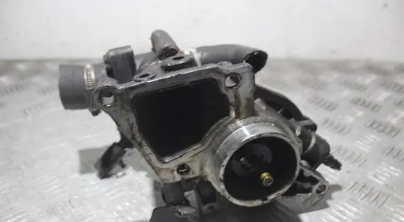 Ford Mondeo Mk III Vacuum pump 72245410C